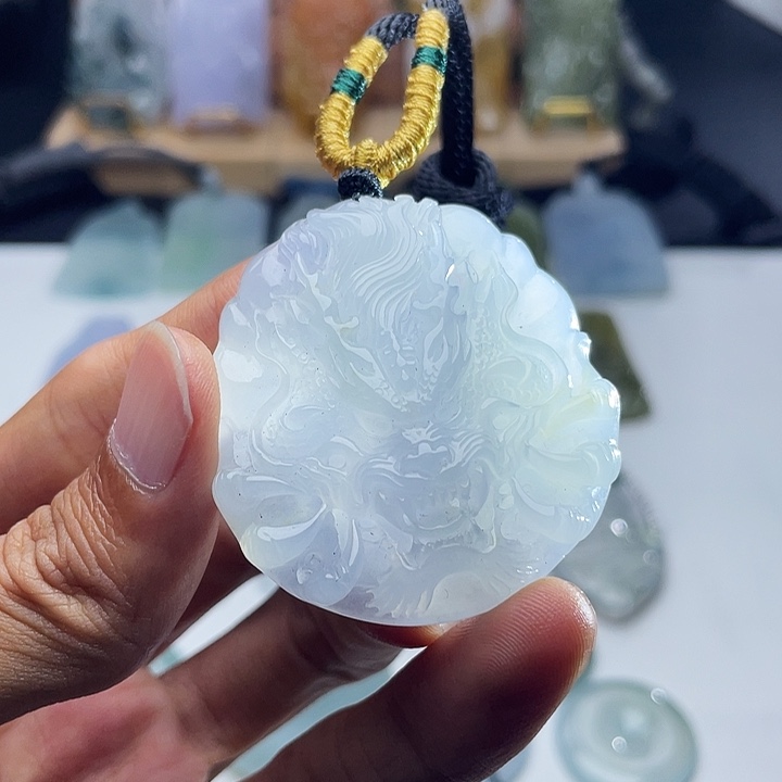 颈饰未镶嵌翡翠翡翠紫胶块龙牌