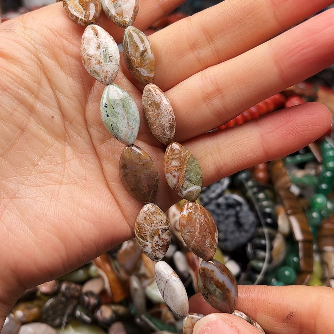 石英质玉珠宝奇石未镶嵌图