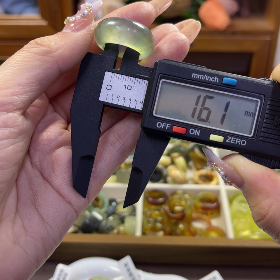 蛇纹石玉未镶嵌手镯139