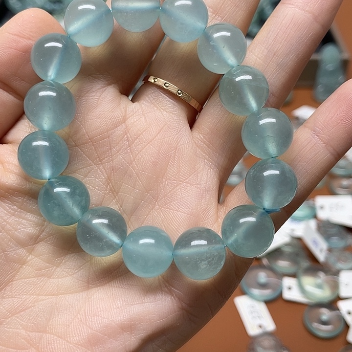 x***.蛇纹石玉未镶嵌颈饰