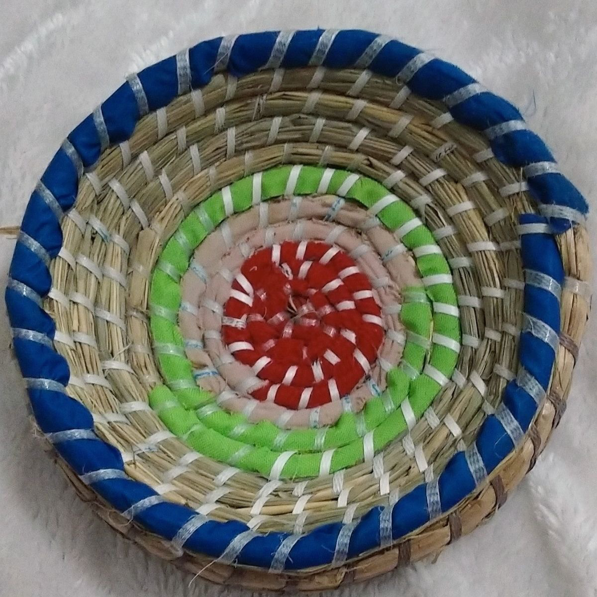 彩色防侧翻芦苇草鸽子窝繁殖巢盆