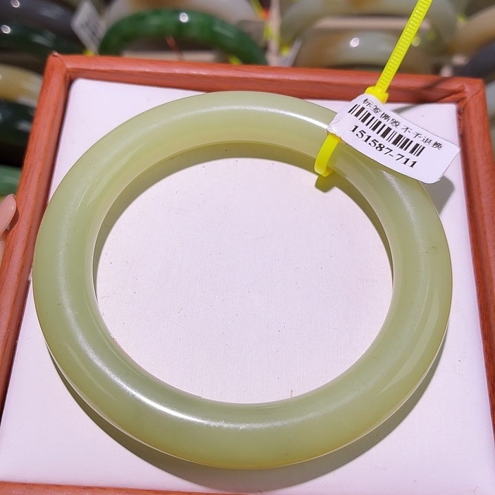 和田玉未镶嵌手镯黄口圆条58