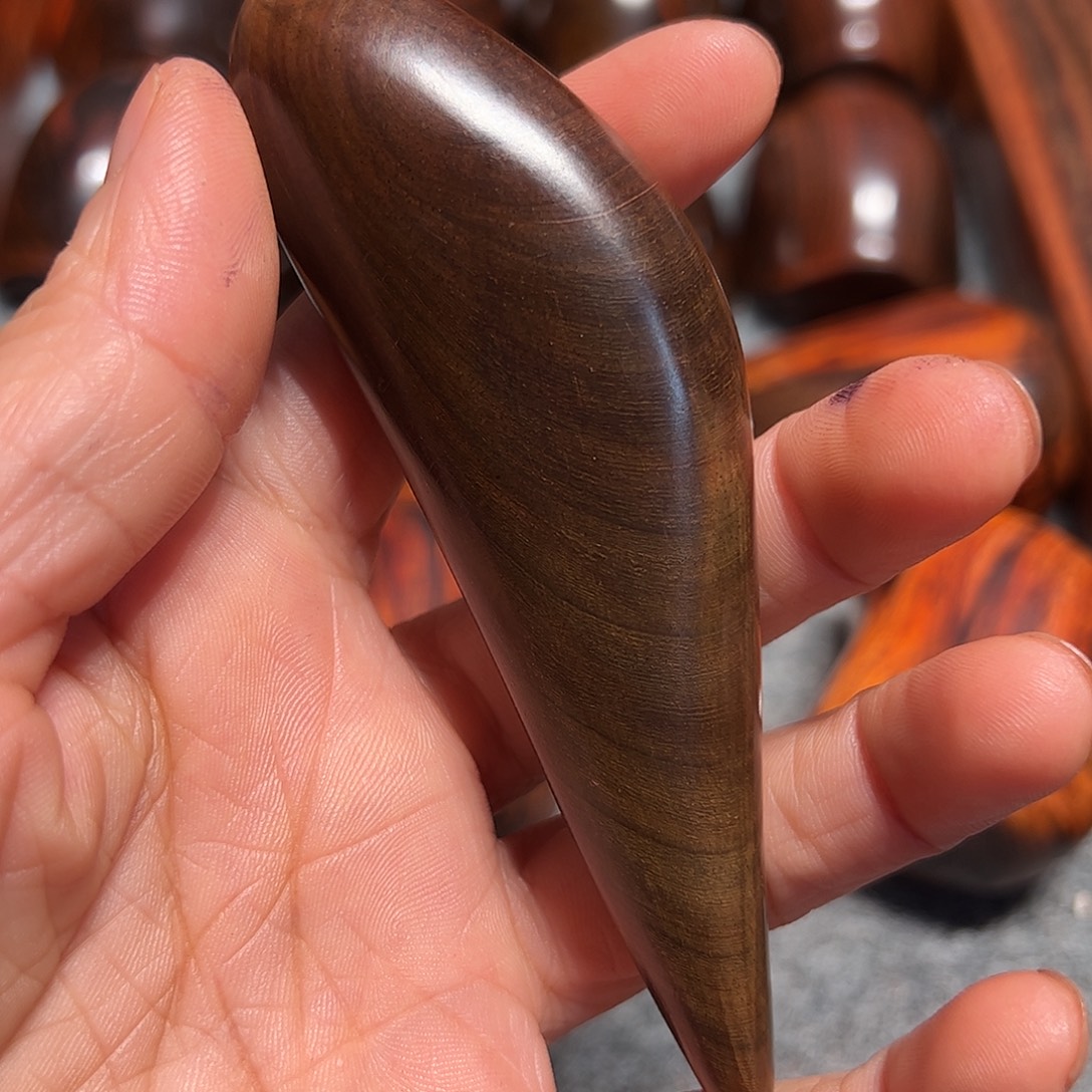 欧***迪交趾黄檀（大红酸枝）