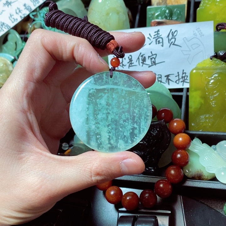 蛇纹石玉颈饰未镶嵌