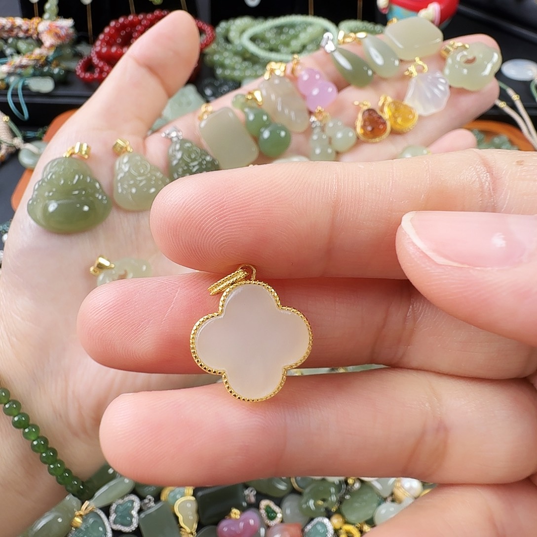 和田玉银S925镶嵌颈饰