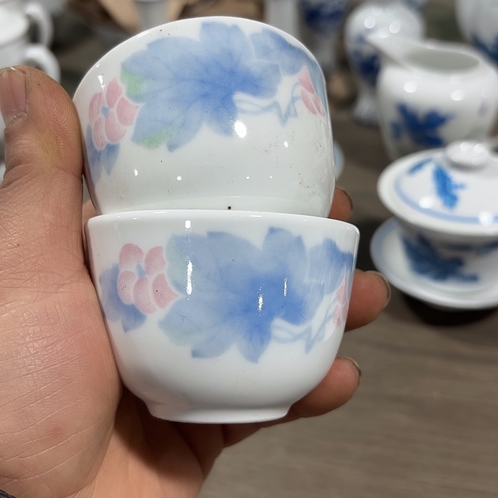 陶爱钢中小杯子，小白兔两个100毫升容量