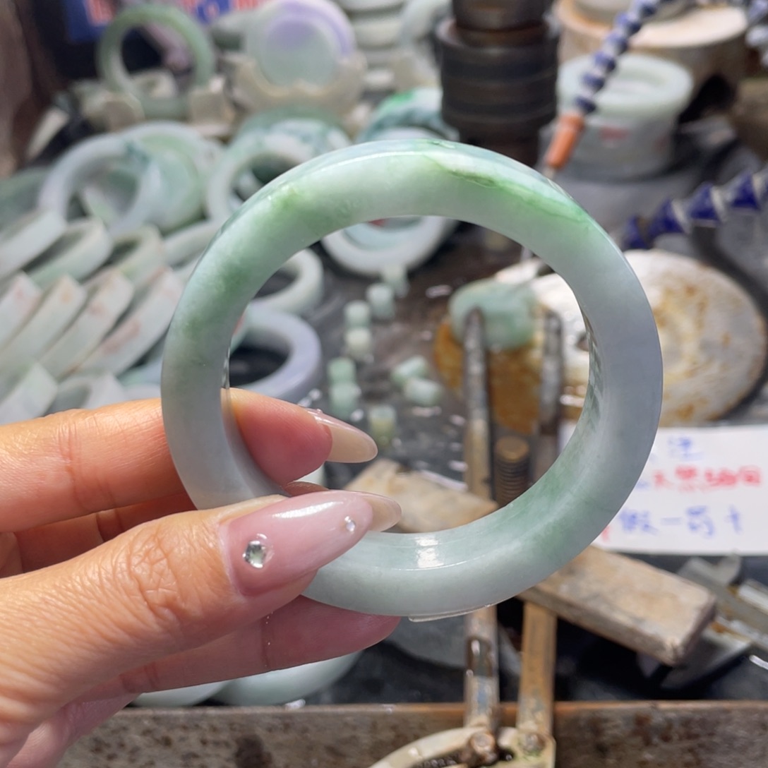 未镶嵌定制翡翠糖**人