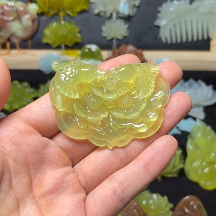 下***敌蛇纹石玉未镶嵌颈饰