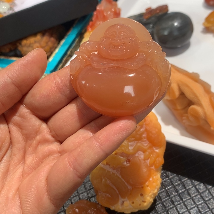 石英质玉（黄龙玉）未镶嵌颈饰