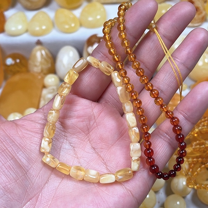 蜜蜡裸石未镶嵌手串