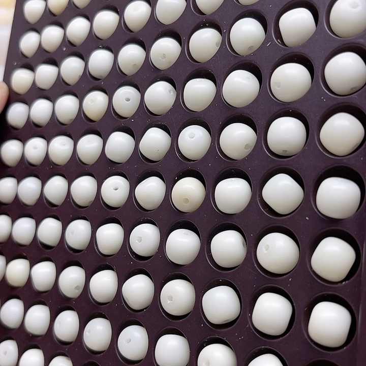 白玉菩提吊坠瑕疵10-9白玉桶珠110颗