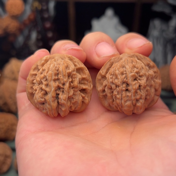 文玩核桃把件山地楼