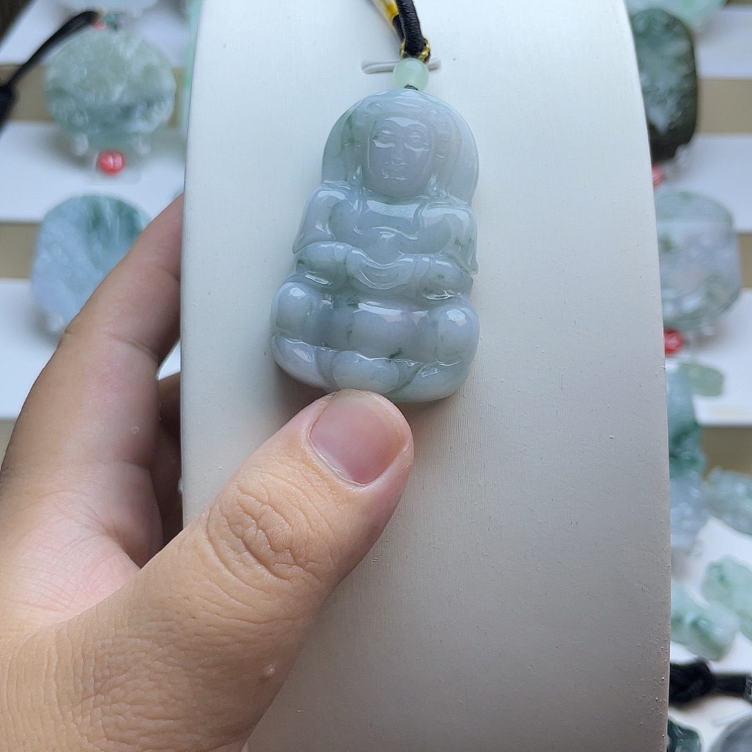颈饰未镶嵌翡翠观音