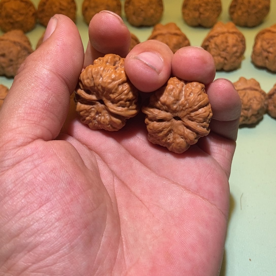 文玩核桃吊坠知**乐蛤蟆头32一对