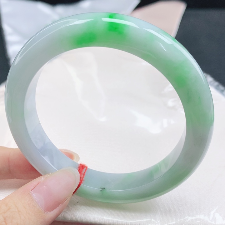 翡翠未镶嵌手镯缅甸60.0冰胶润飘阳绿正圈