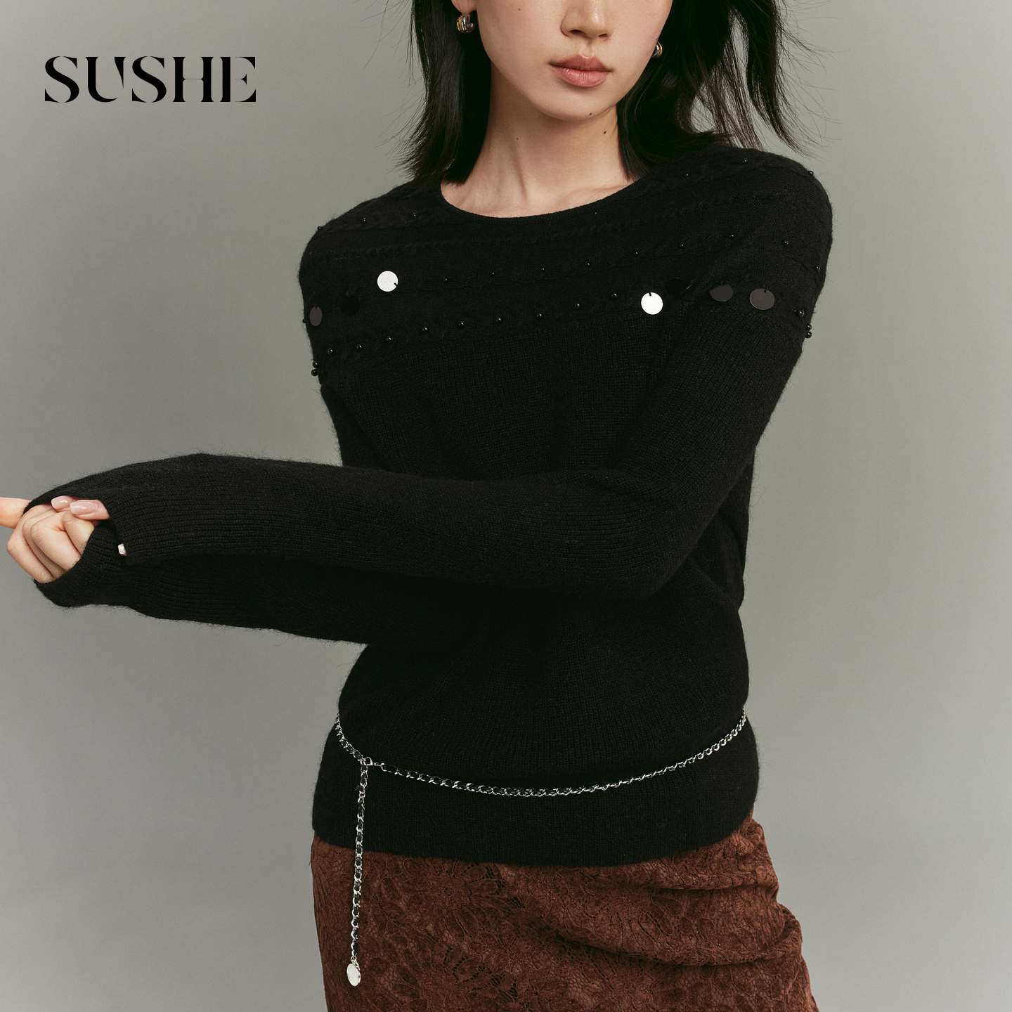 束皙SUSHE 星罗 复古优雅 弹力羊驼毛圆领绞花宽松毛衣女冬