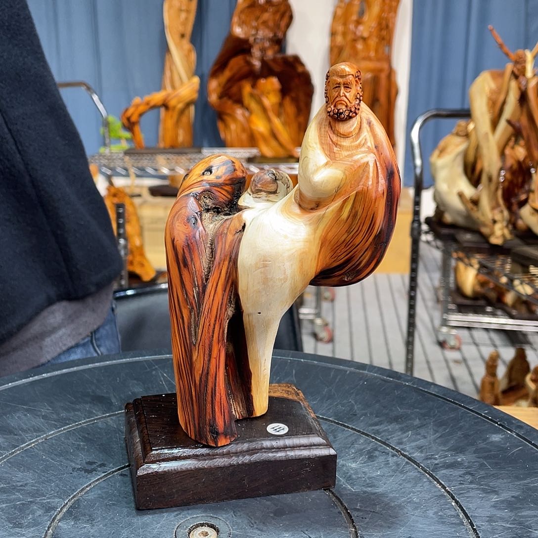 柏木（崖柏）随型艺术根雕