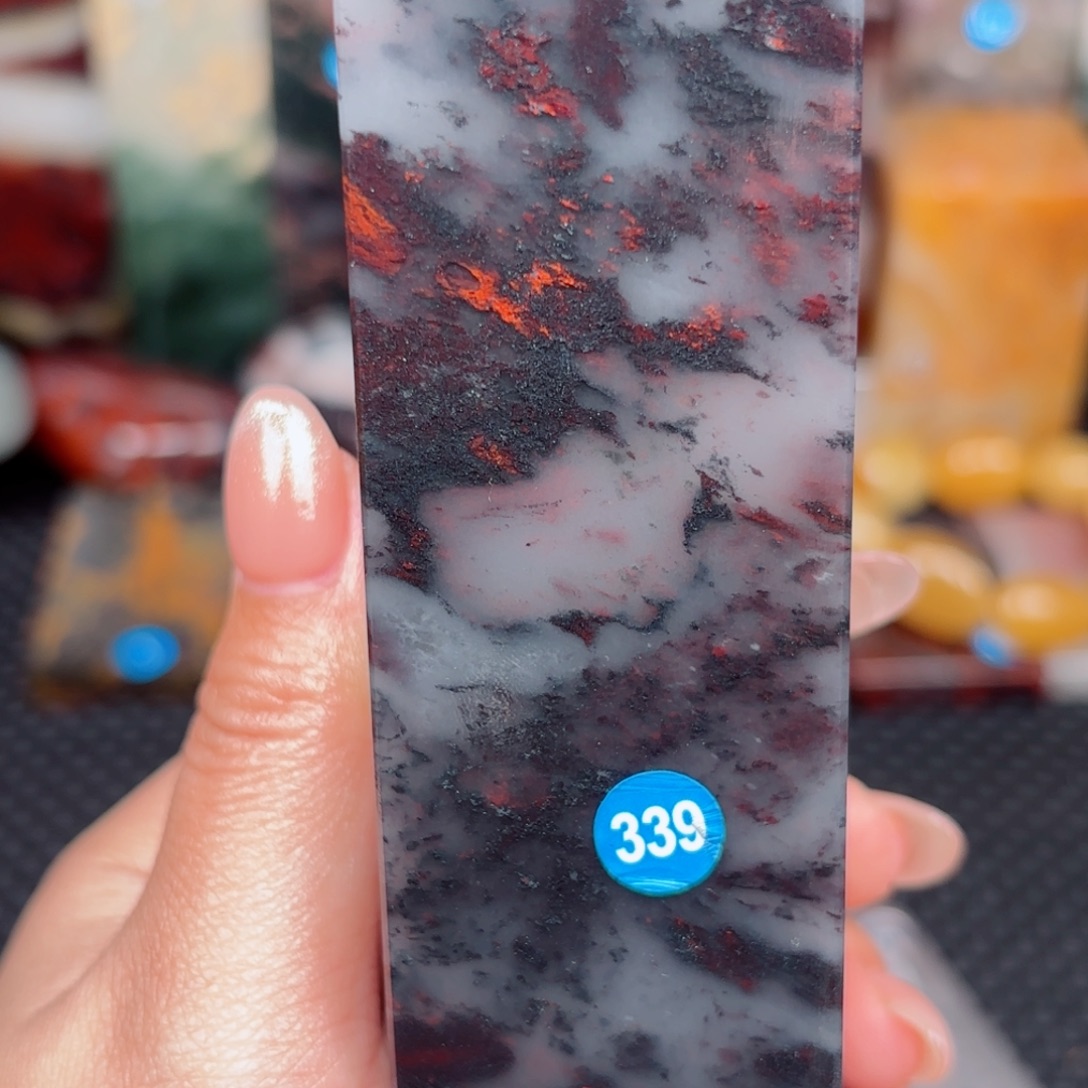 玉桂林鸡血印章摆件，编号：339