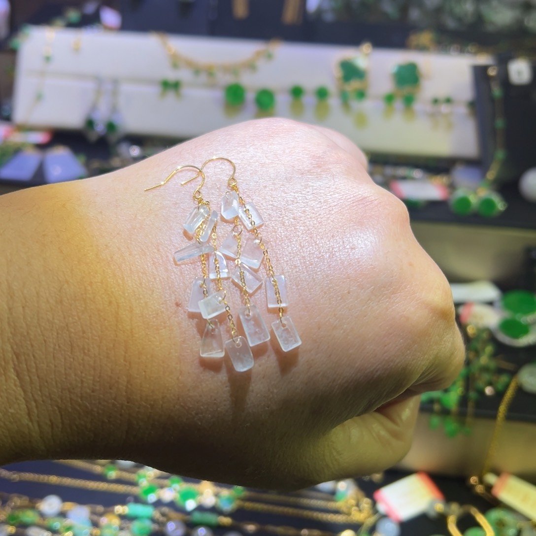 颈饰18K金镶嵌翡翠耳钩