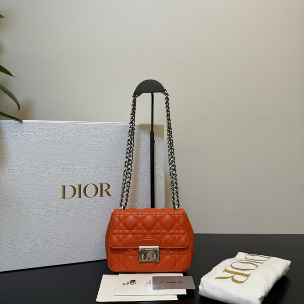 妃鱼/迪奥/95新/包包/市场价15900/250109MM0021