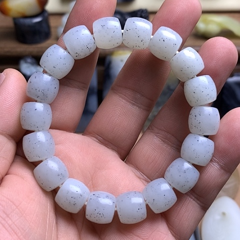 和田玉颈饰未镶嵌