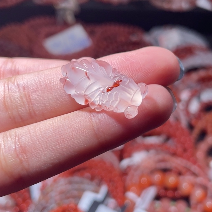 南红玛瑙未镶嵌金鱼1802打孔备注