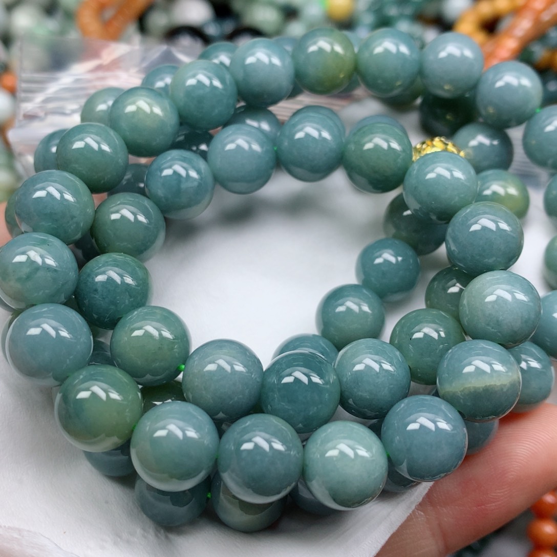 翡翠颈饰未镶嵌手串