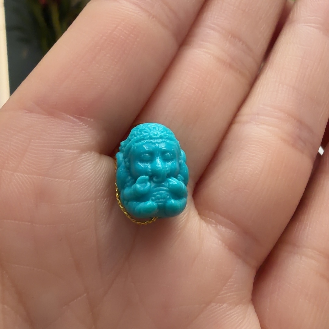 绿松石未镶嵌颈饰