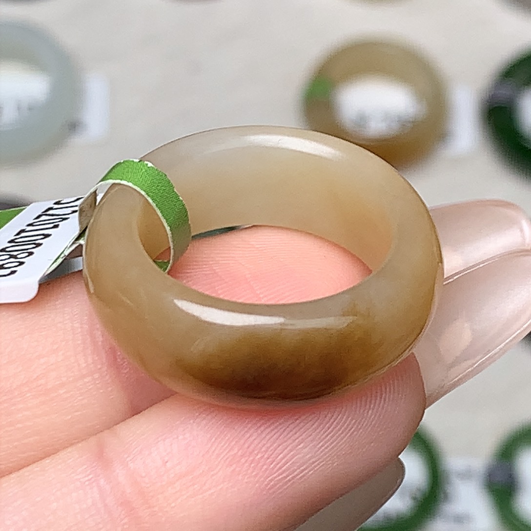 未镶嵌戒指和田玉