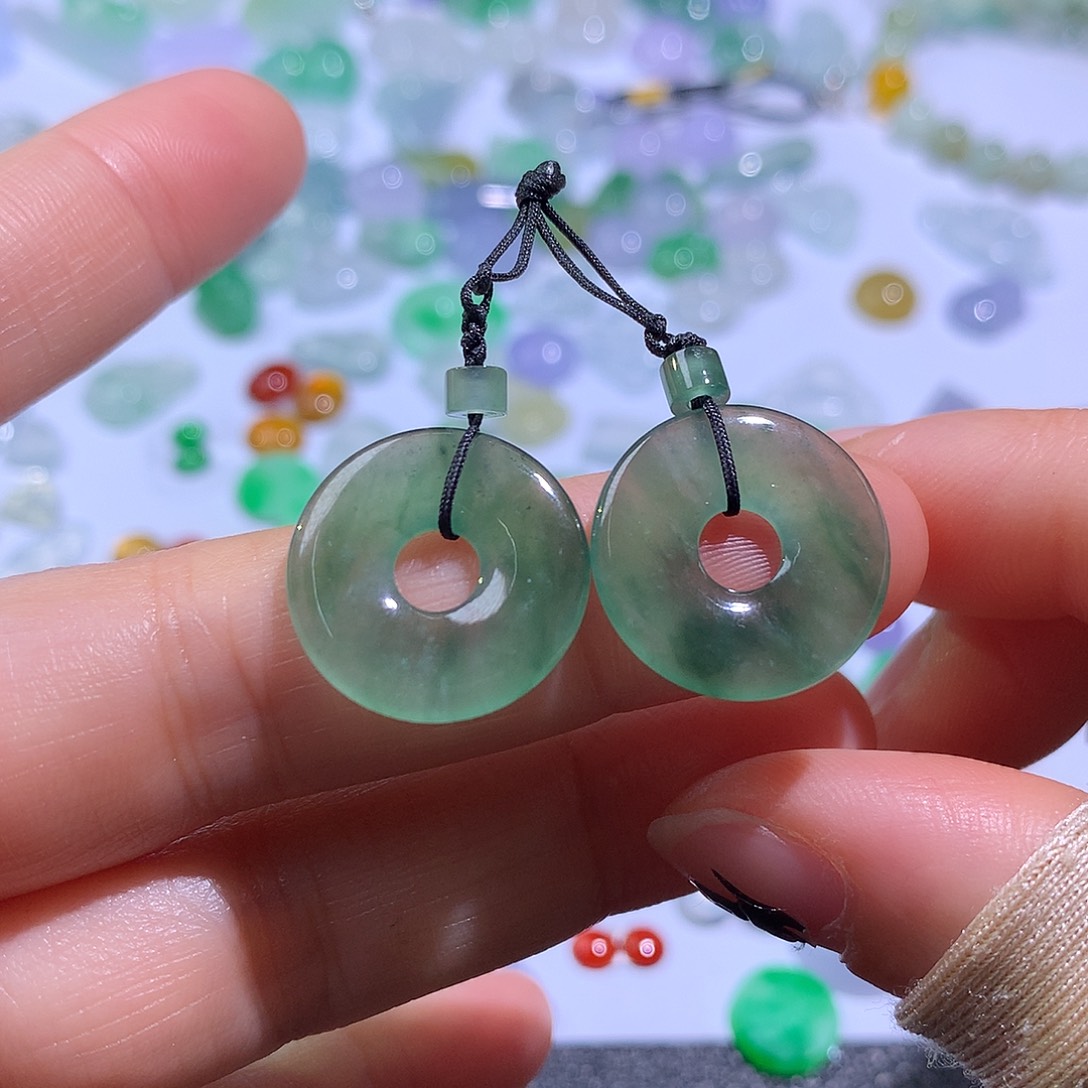 翡翠颈饰未镶嵌甜甜圈