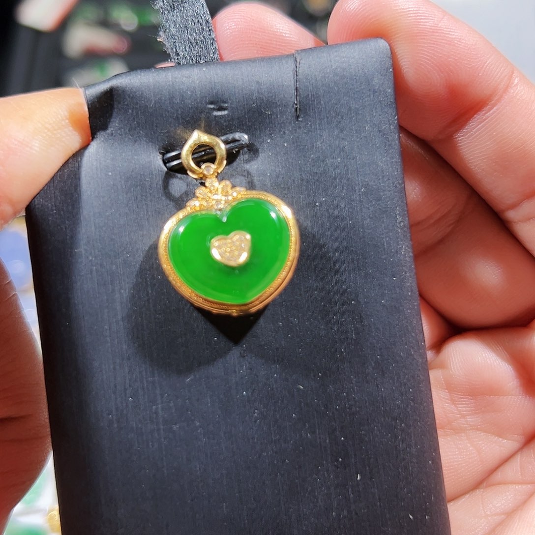 翡翠吊坠(不含链)18K金镶嵌吊坠
