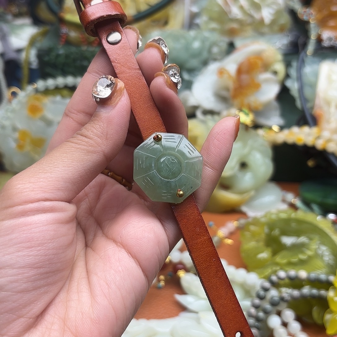 蛇纹石玉未镶嵌吊坠