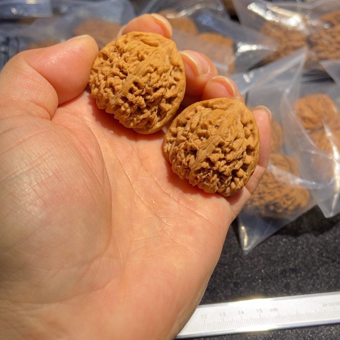 文玩核桃吊坠涿鹿南疆石100