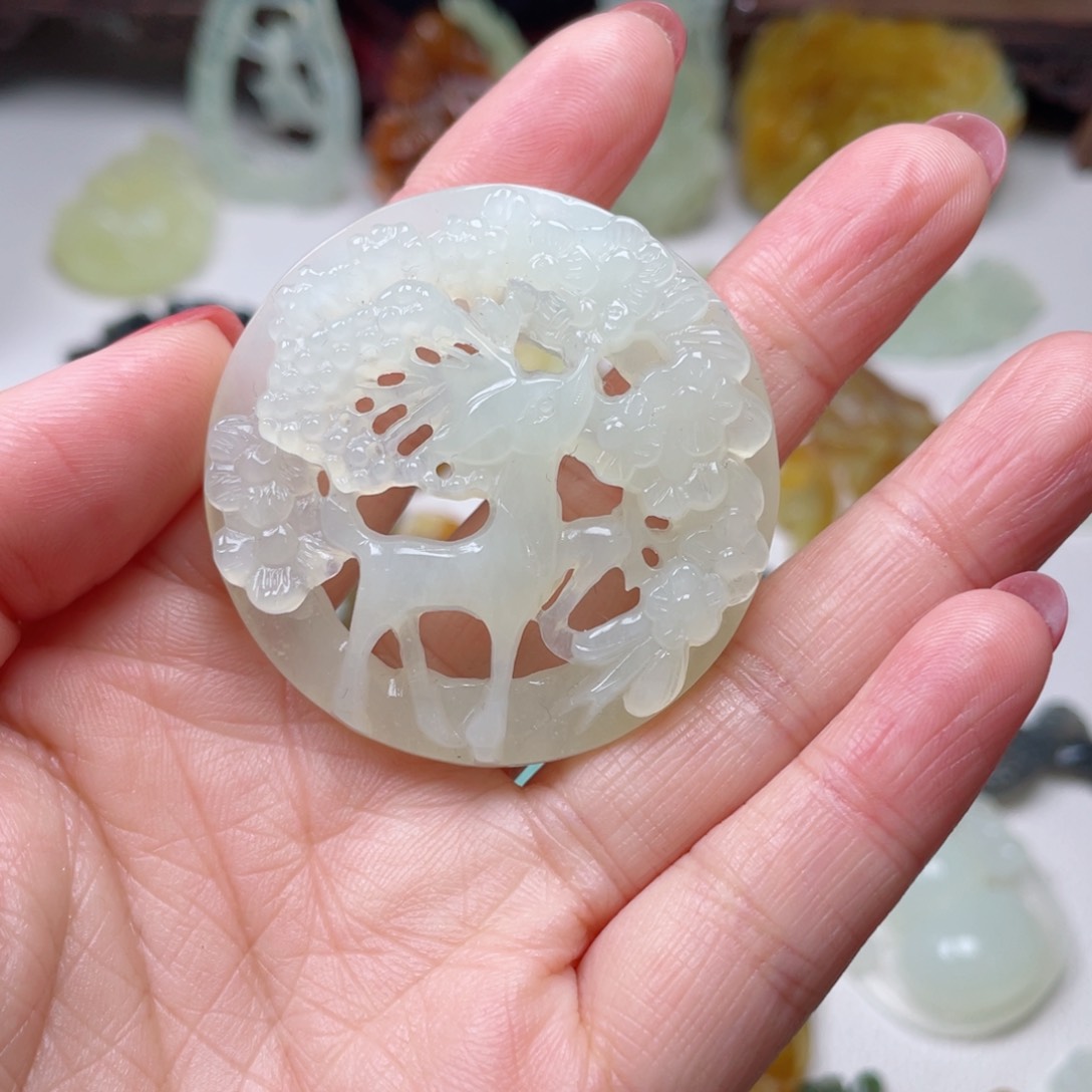 蛇纹石玉颈饰未镶嵌