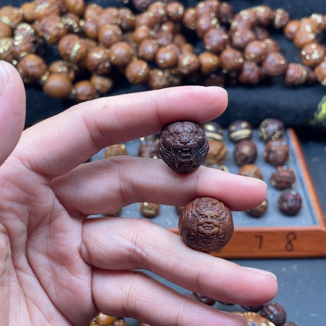 透***独手串紫金鼠黑财神+虎头