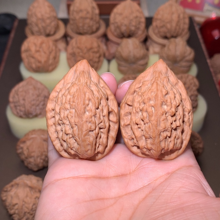 核桃文玩核桃把件吸血鬼