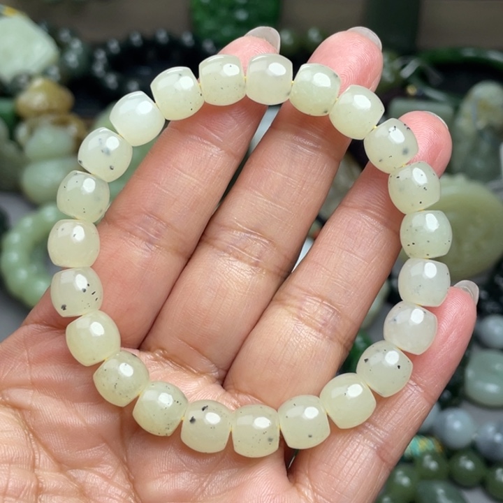 和田玉未镶嵌手串