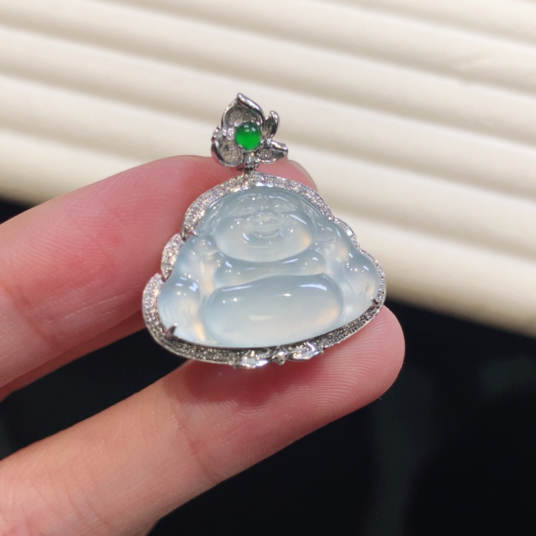 翡翠18K金镶嵌颈饰佛