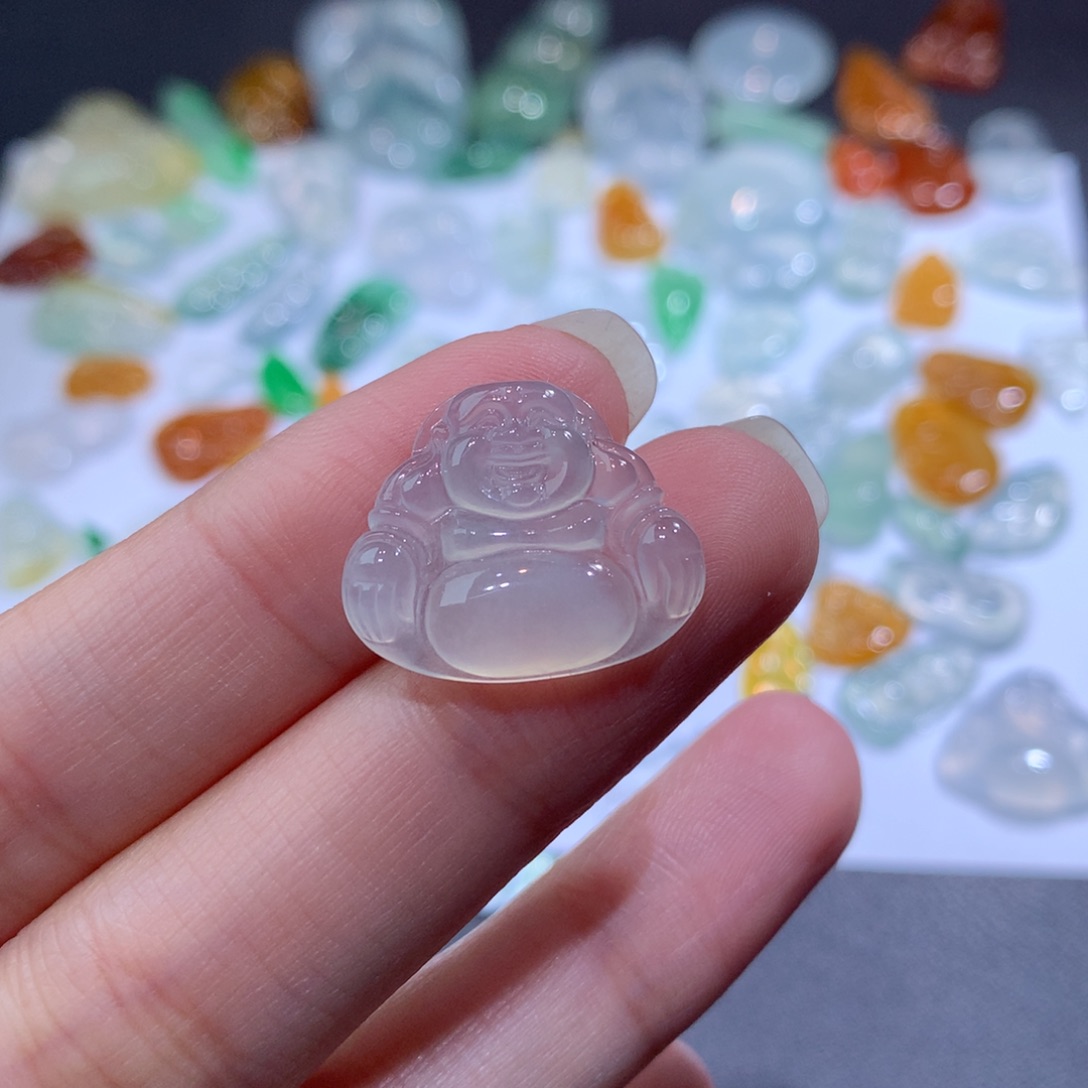 翡翠颈饰未镶嵌16.2 19.4 4.2