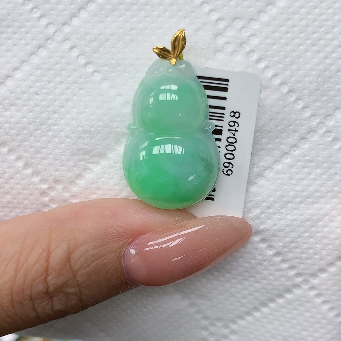 颈饰18K金镶嵌翡翠