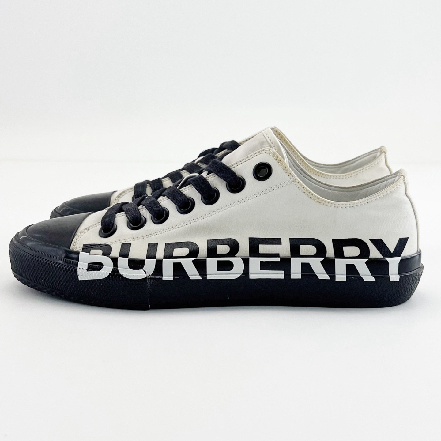 95新 BURBERRY/博柏利 37.5码/黑白拼色系带板鞋/15811286