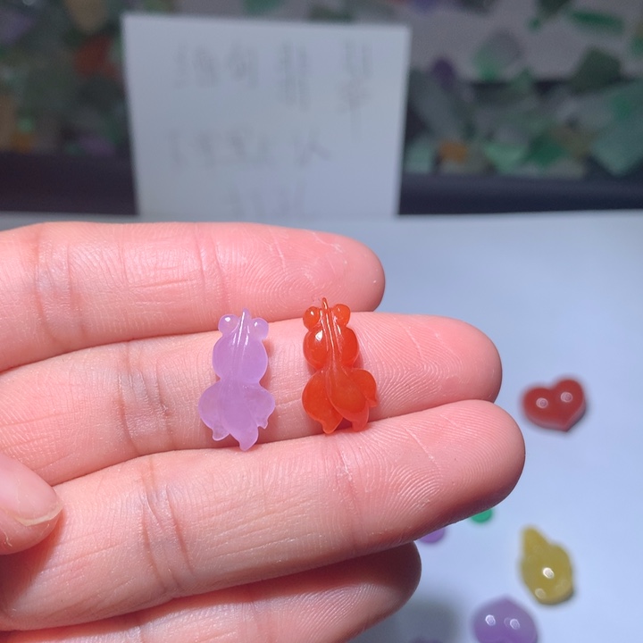 安***朵翡翠未镶嵌颈饰挂件