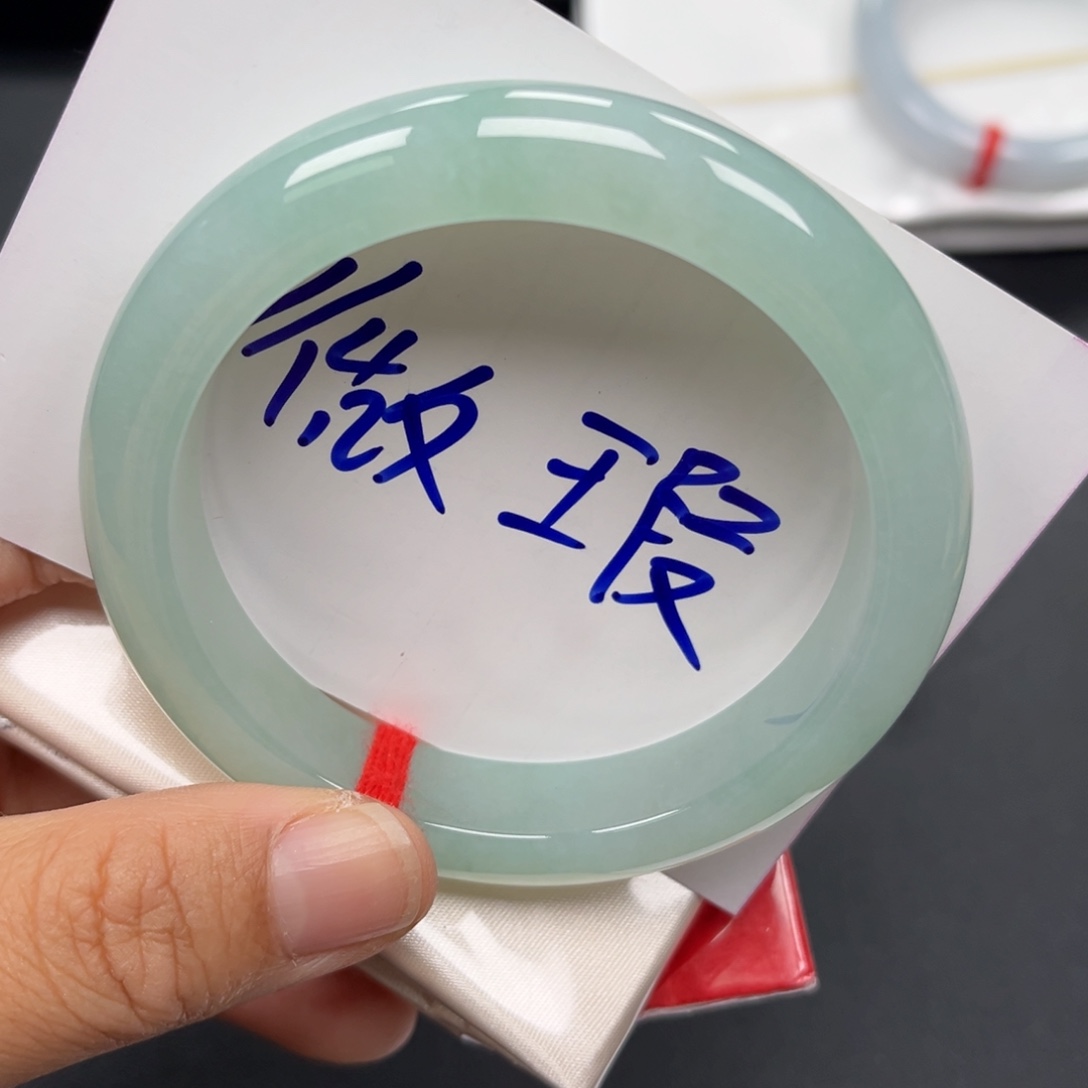 翡翠未镶嵌手镯手镯