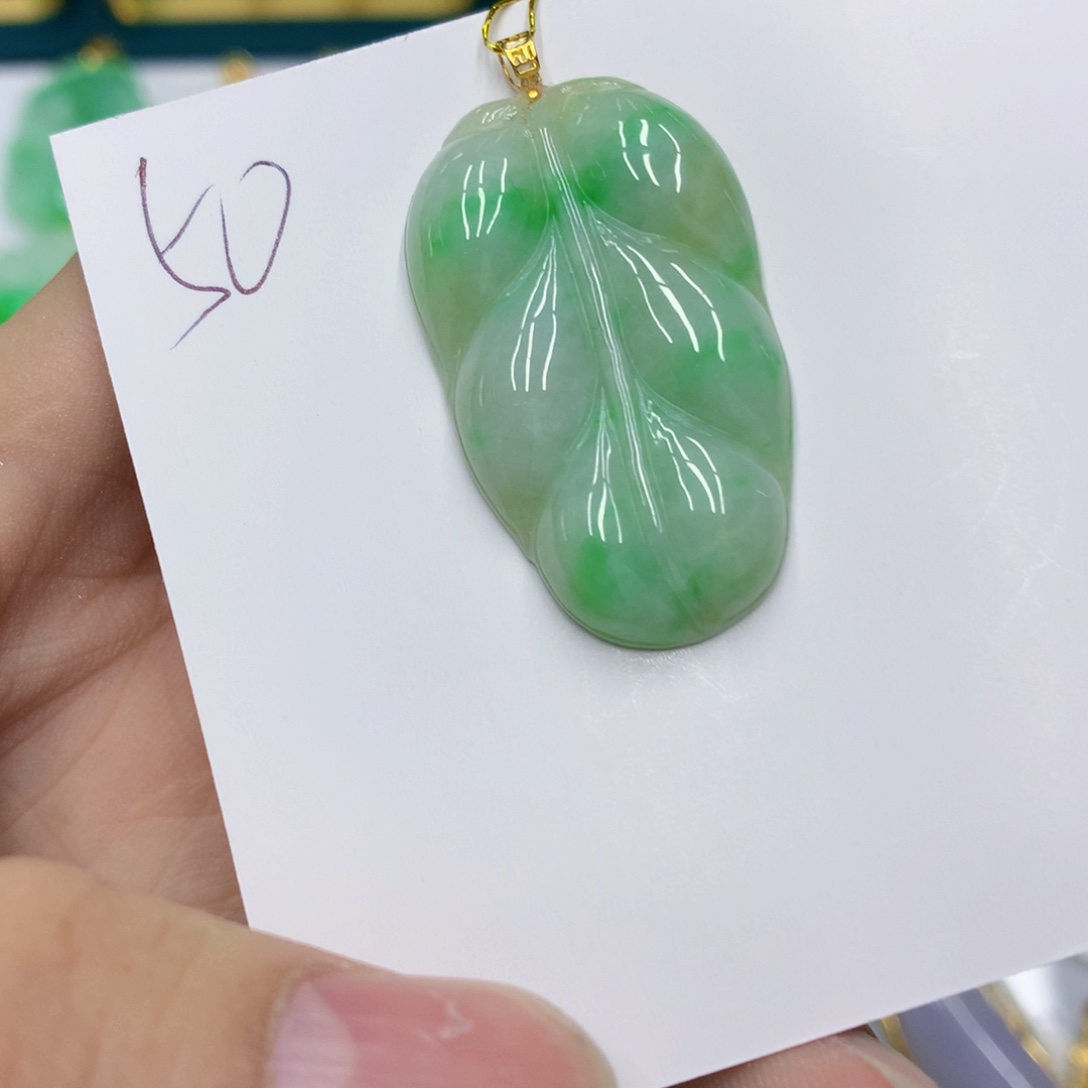 翡翠颈饰18K金镶嵌翡翠