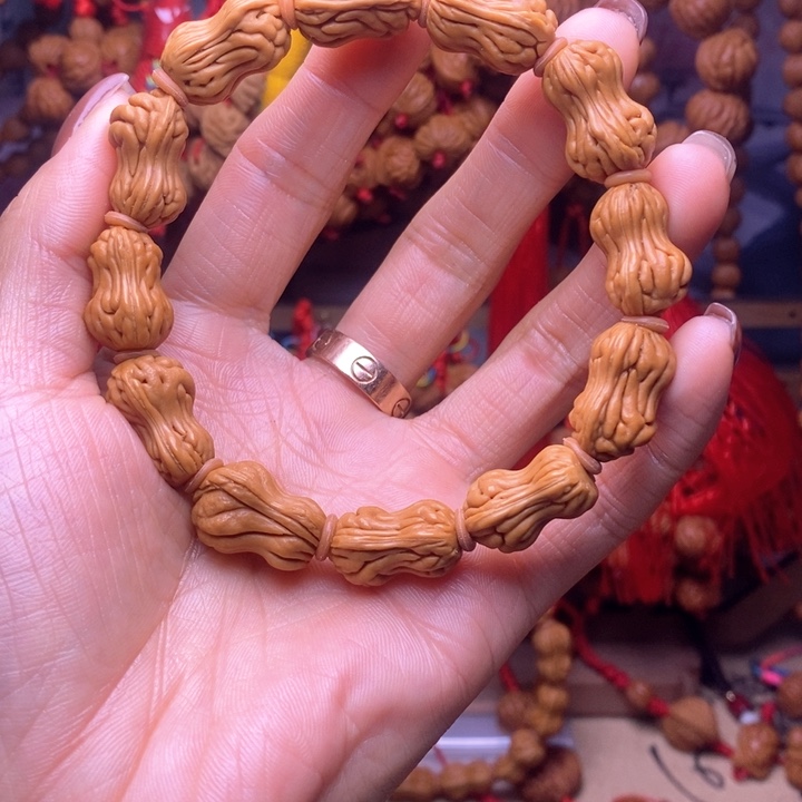 桃核吊坠龙纹桃枭