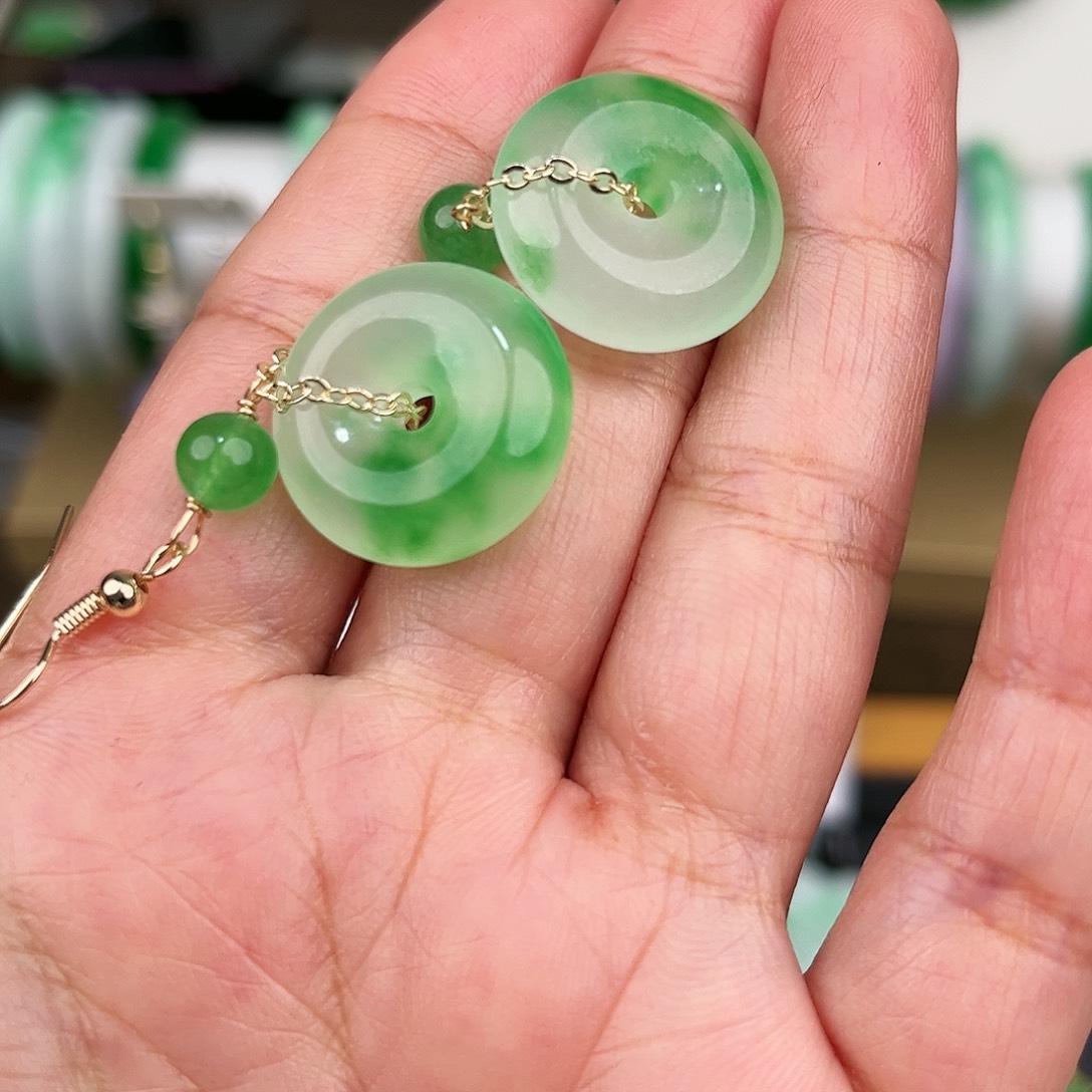 翡翠颈饰未镶嵌我