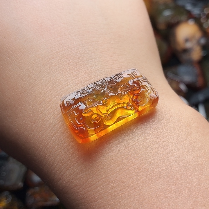 琥珀未镶嵌裸石81