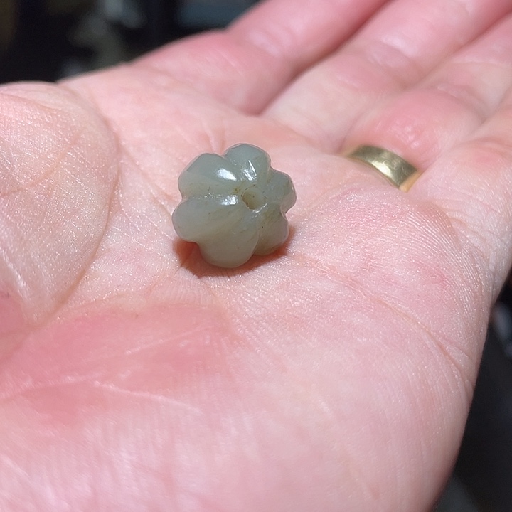 许***姐颈饰未镶嵌和田玉（糖玉）