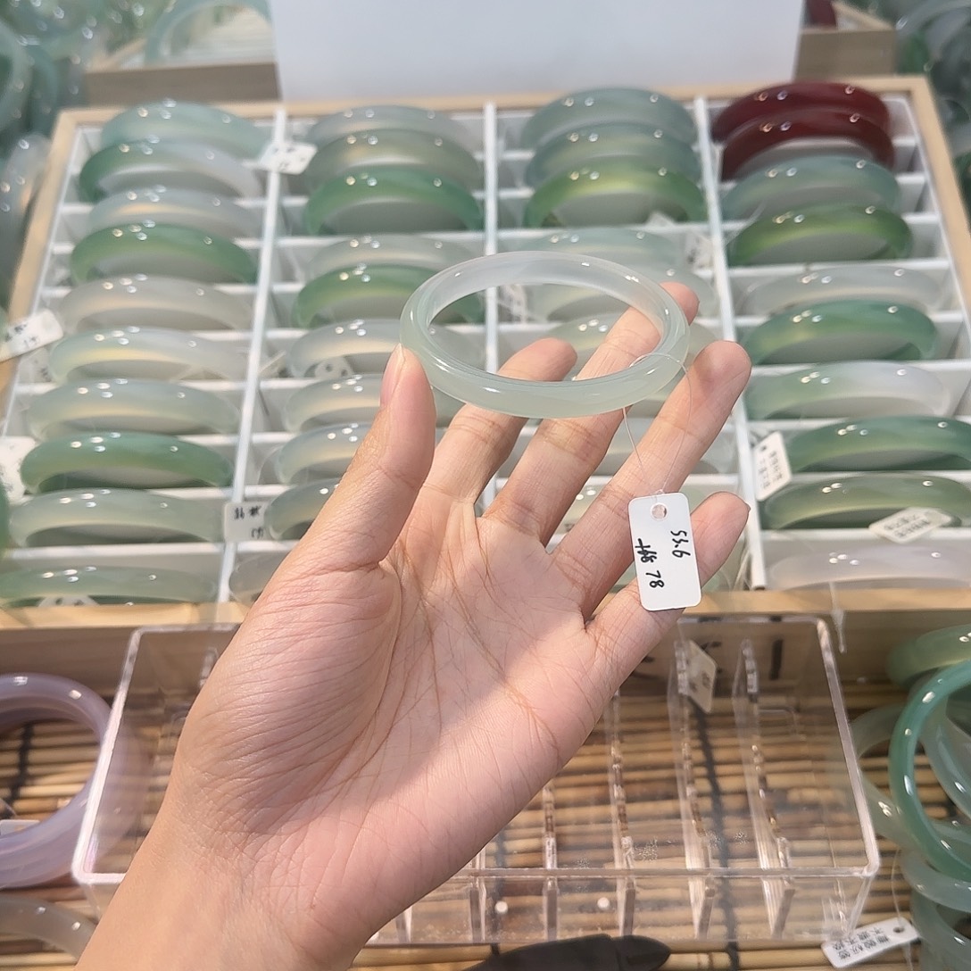 玛瑙/玉髓未镶嵌手镯圈口53.6