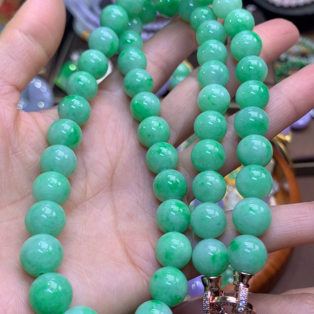 翡翠未镶嵌颈饰卡11左右